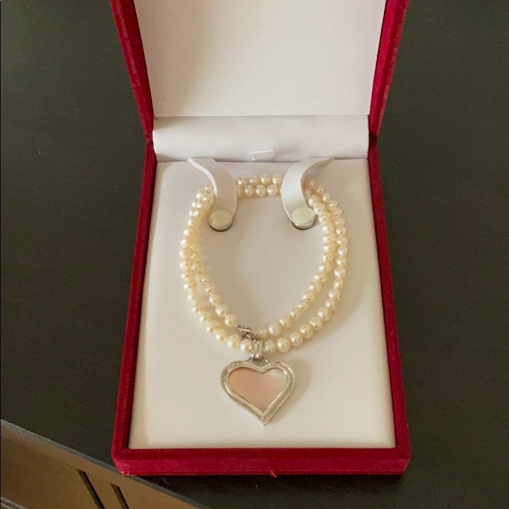 Women’s Pearl Necklace. Never Worn.